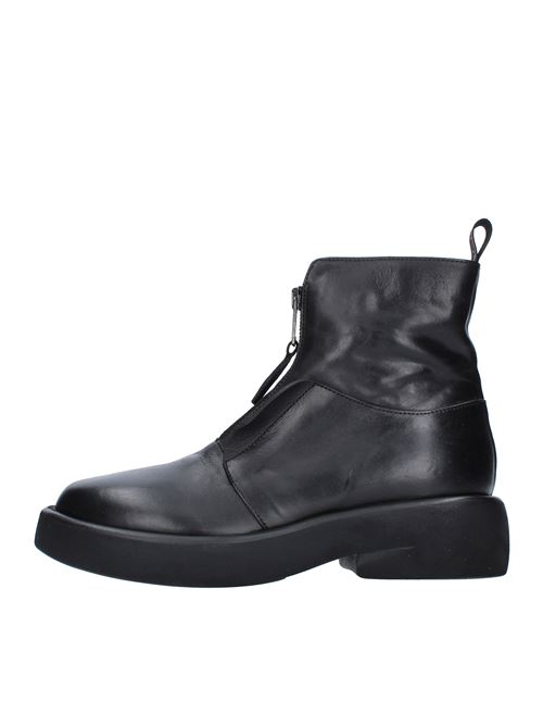 Leather ankle boots ELENA IACHI | E3004NERO