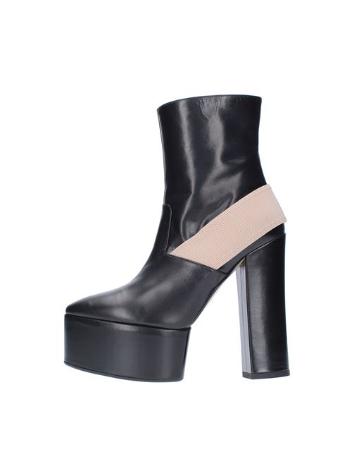 Leather ankle boots with elastic band N°21 | 12110NERO BEIGE