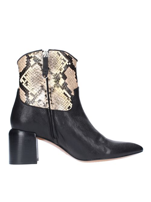 Leather ankle boots model 22143 AUDLEY | 22143NERO