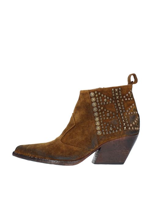 Texan ankle boots model E3392 in suede and studs ELENA IACHI | E3392COGNAC