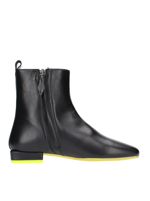 Leather ankle boots model MAY36 NCUB | MAY36NERO