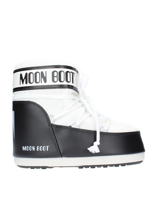 Snow boots model ICON LOW NYLON MOON BOOT made of water-repellent technical nylon.  MOON BOOT | 140934BIANCO
