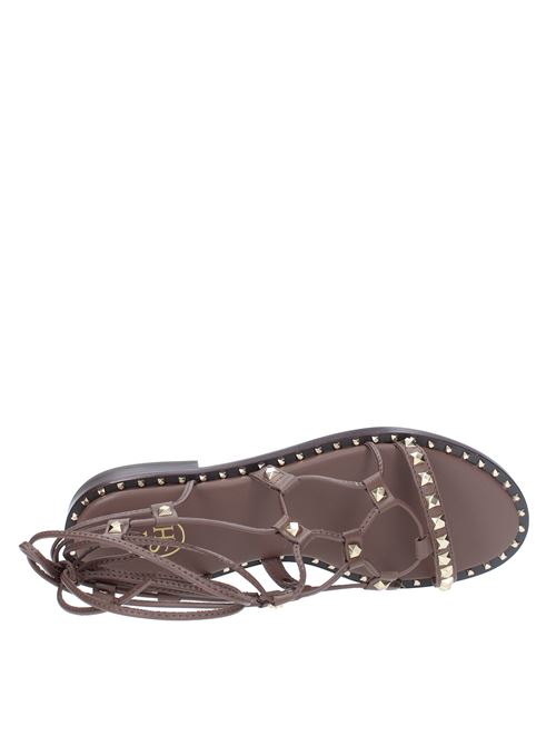 Flat sandals made of leather and metal studs ASH | PALOMA02T.MORO/ARIEL