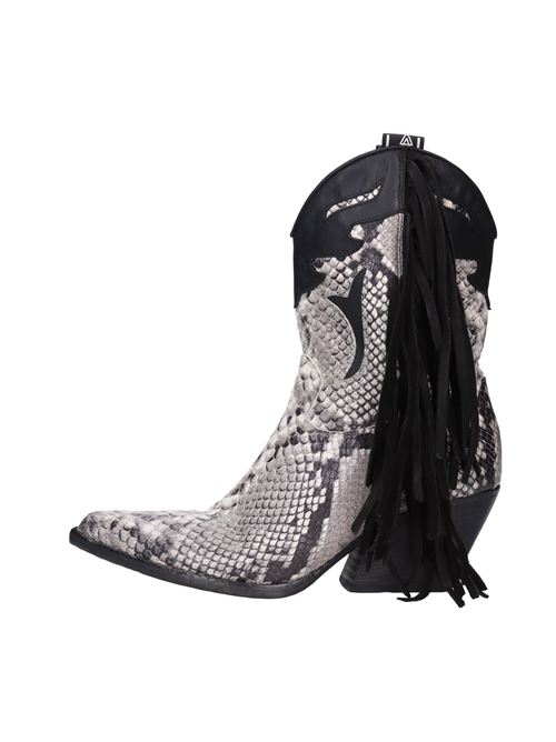 Leather Texan ankle boots ELENA IACHI | VB0002_IACHPITONATO