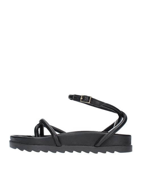 Faux leather thong sandals. CHIARA FERRAGNI | CF2950-001NERO