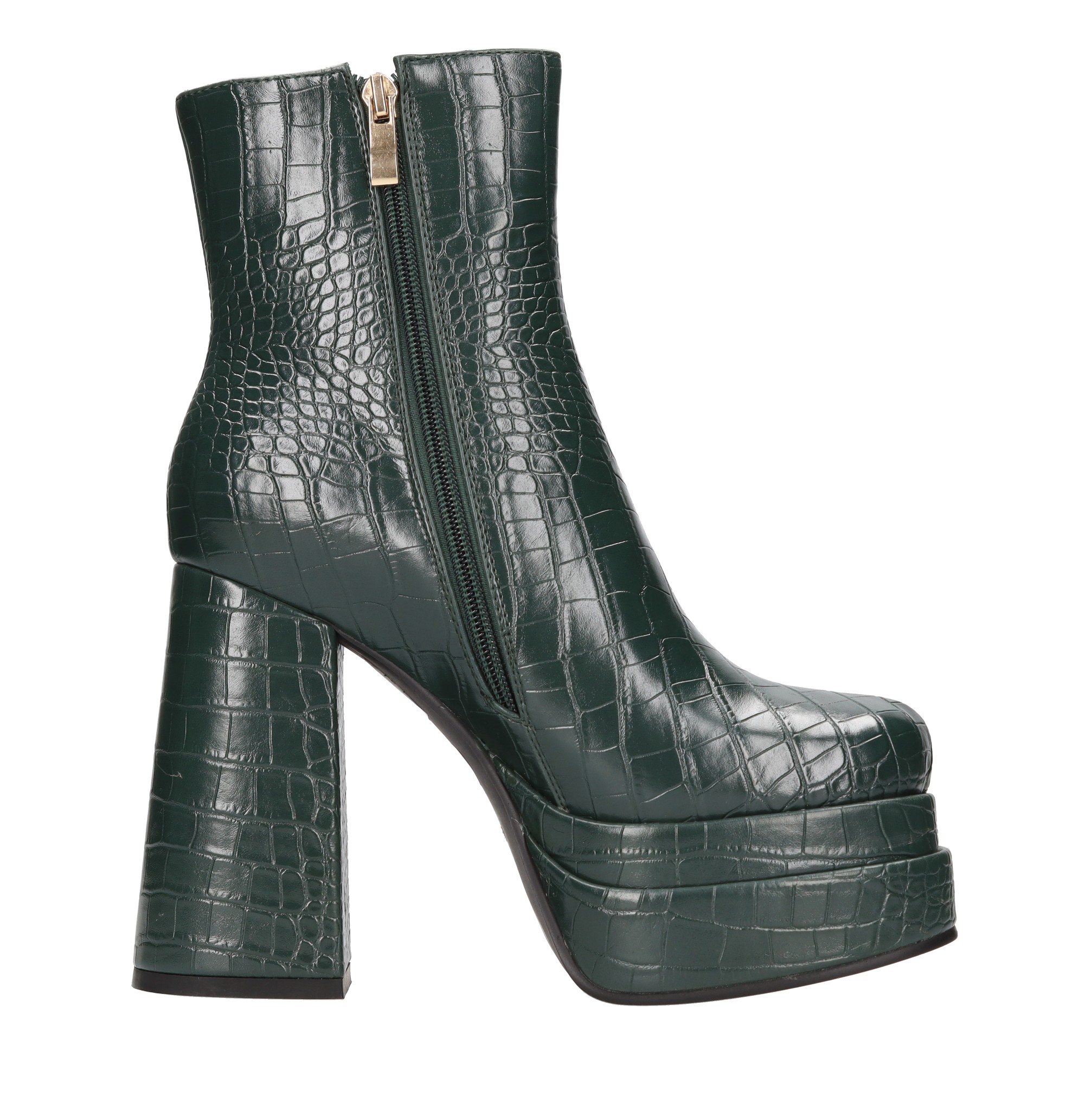 Ankle boots in eco-leather
