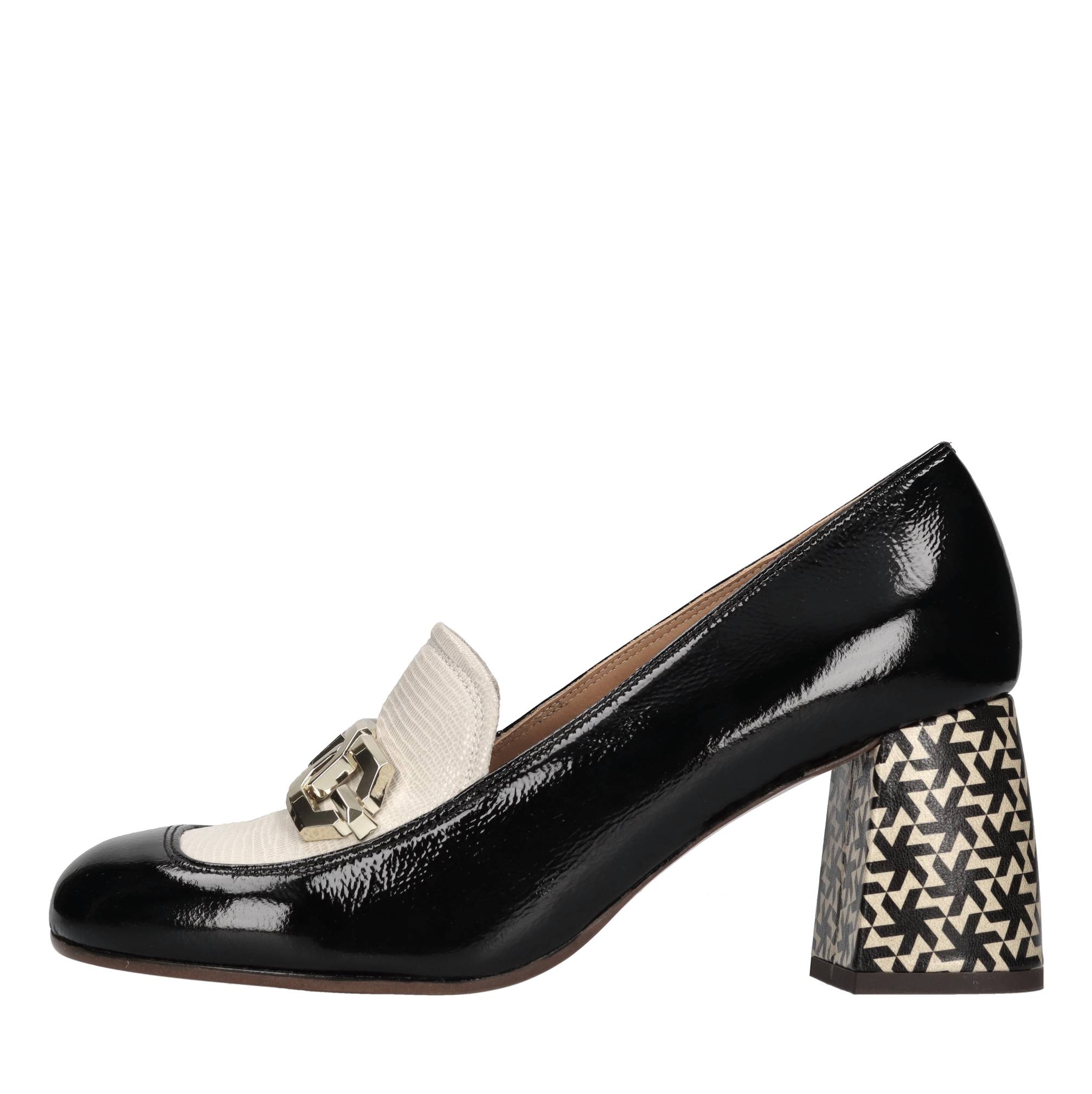 Mocassini modello Sybro in pelle