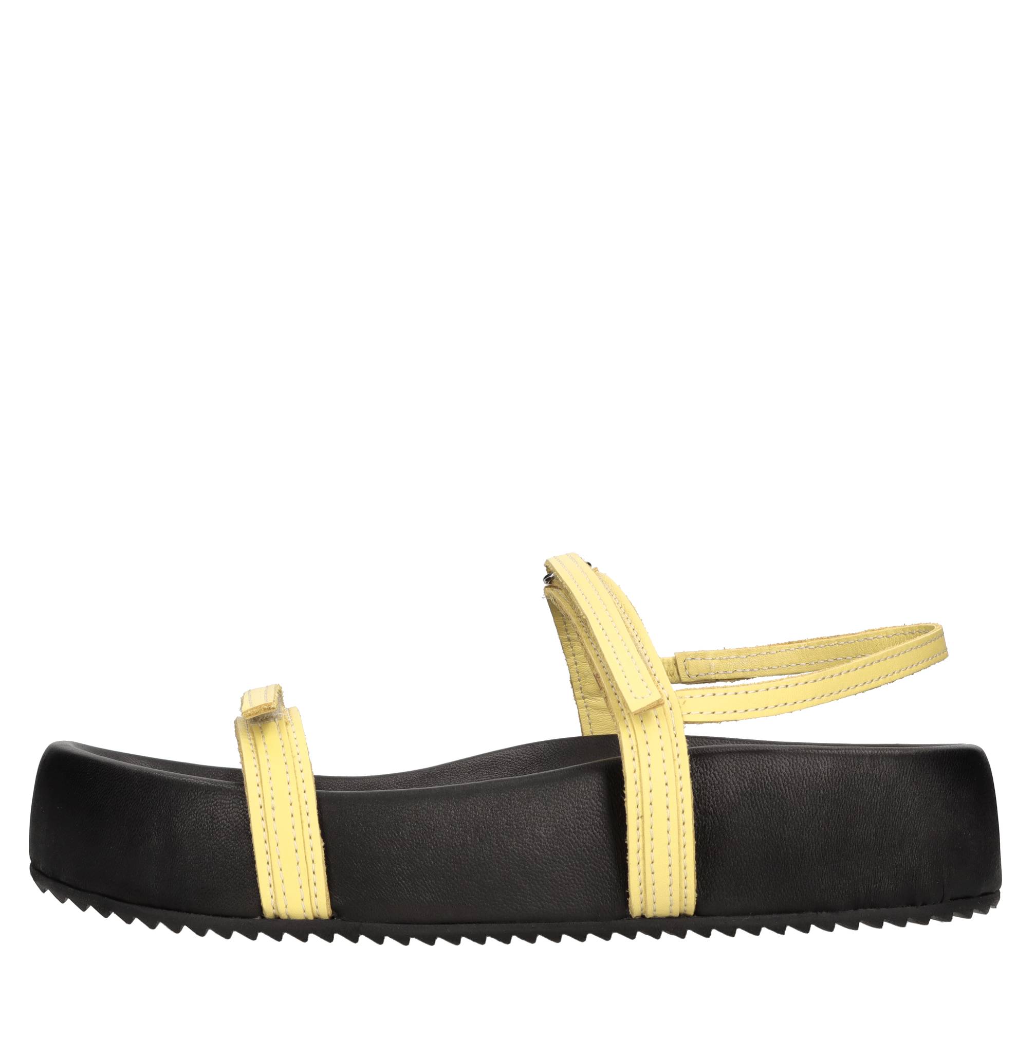 Sandali modello Lucy Dreamer in pelle