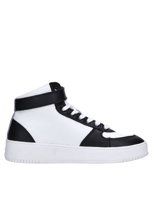 Sneakers in pelle GUESS | FL7VYVLEA12BIANCO-NERO