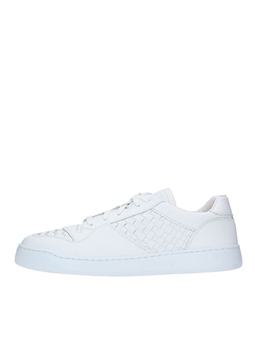 Trainers model DU3261HUGHUY217IW00 in leather DOUCAL'S | DU3261HUGHUY217BIANCO
